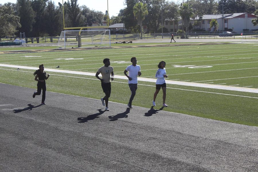 Lakewood+students+run+after+school+during+track+practice+in+January.