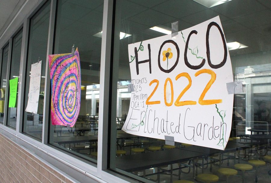 Displayed+on+the+windows+of+the+cafeteria+is+a+poster+including+the+details+for+this+years+Homecoming+Dance+which+will+occur+on+Oct.+1+at+7%3A00+p.m.+in+the+Lakewood+gymnasium.
